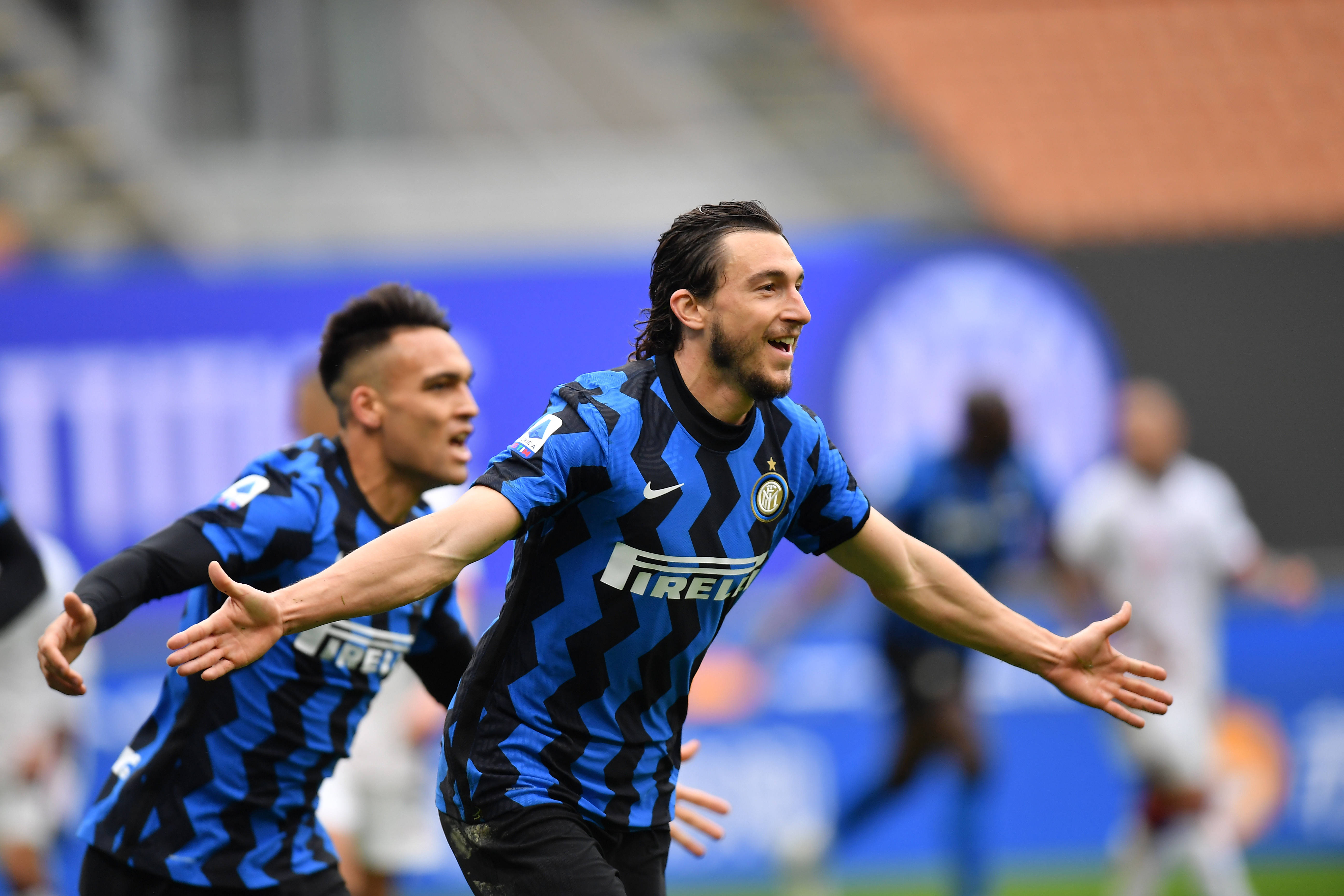 吉梅内斯成功接受脚踝手术，社媒发文：手术顺利，很快再见！（吉梅内斯脚踝手术圆满完成，社媒报平安：一切顺利，期待早日相见）