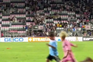 伤愈复出，卡瓦尼时隔两个月再次代表博卡出场并打进一粒点球（阔别两月复出，卡瓦尼重返博卡点球建功）