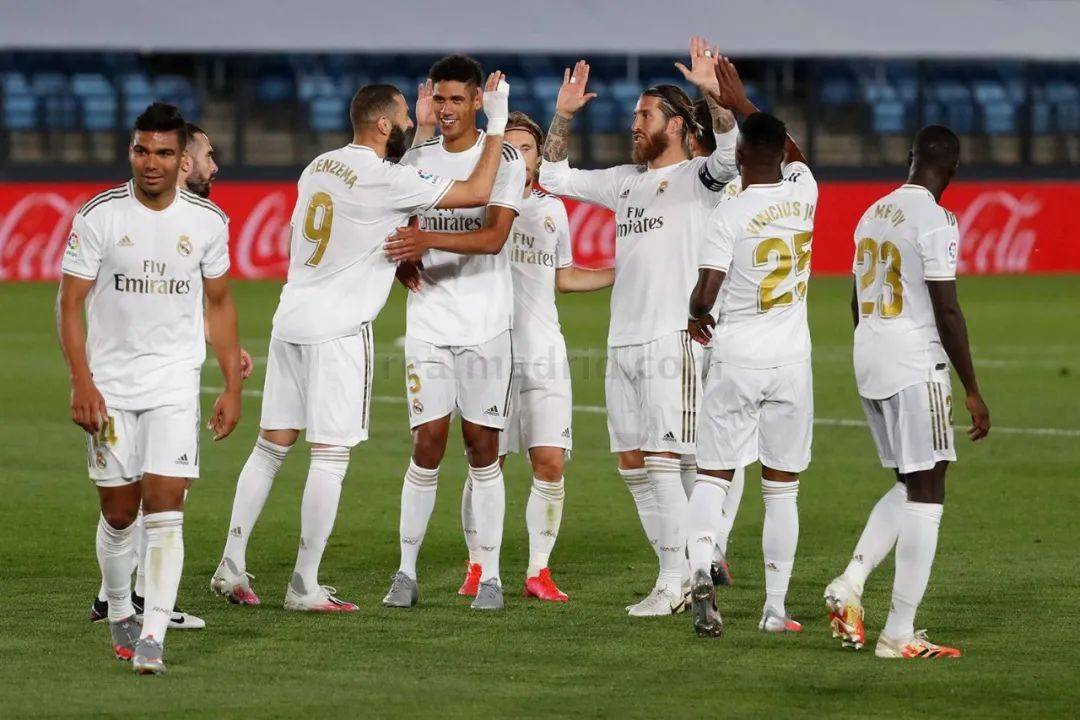 罗马诺：赖扬激活山东队旧将格德斯的续约选项，新合同至27年（罗马诺：赖扬已触发前山东队外援格德斯续约条款，合同延至2027年）