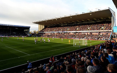 青训小将关键传球助攻队友破门（青训新星关键妙传助队友破门）