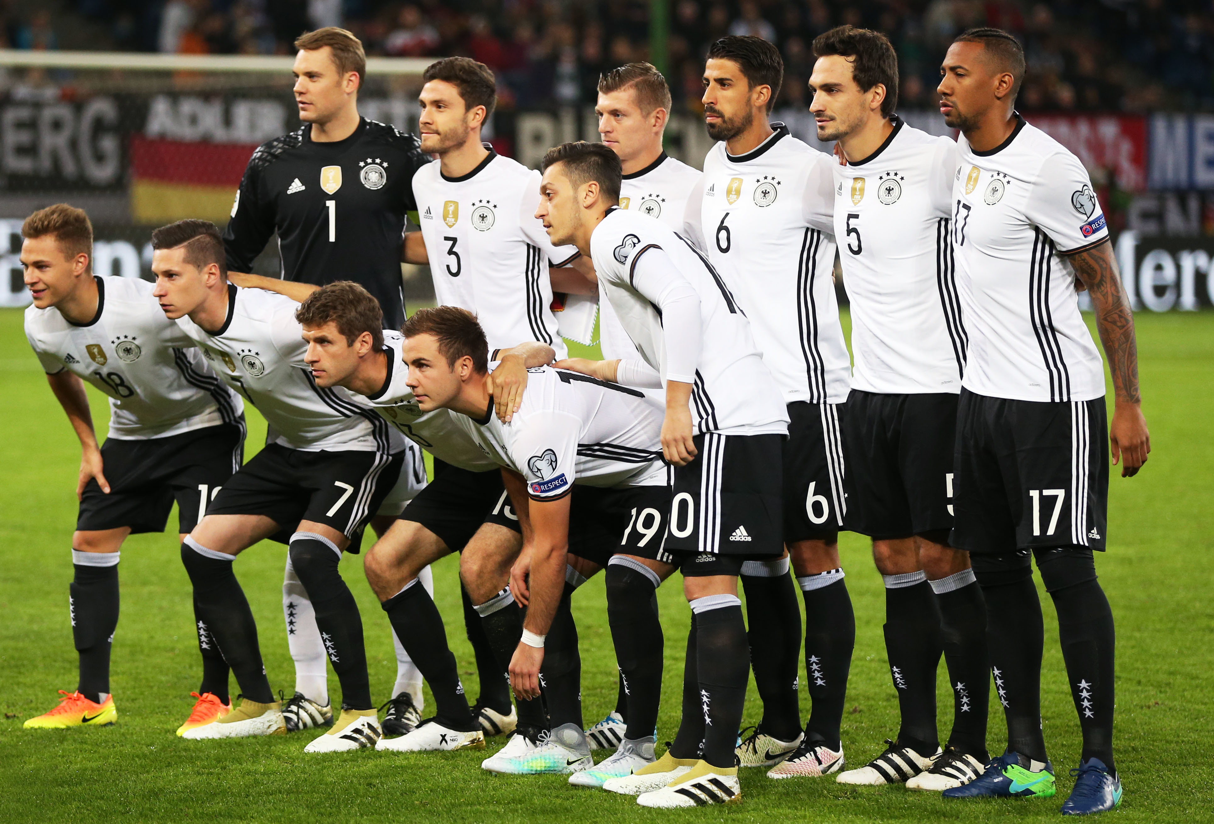 拉波尔塔谈奥尔莫：他差不多抬脚就有，希望他带巴萨登顶欧冠（拉波尔塔盛赞奥尔莫：几乎抬脚就能进，盼其率巴萨问鼎欧冠）