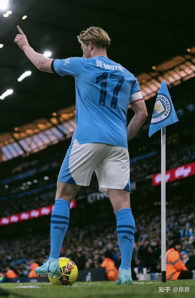 椰子：踢后卫让库普恢复信心；DV9受伤是戴维和奥蓬达的机会（椰子：改踢后卫助库普重拾信心，DV9伤停成戴维与奥蓬达良机）