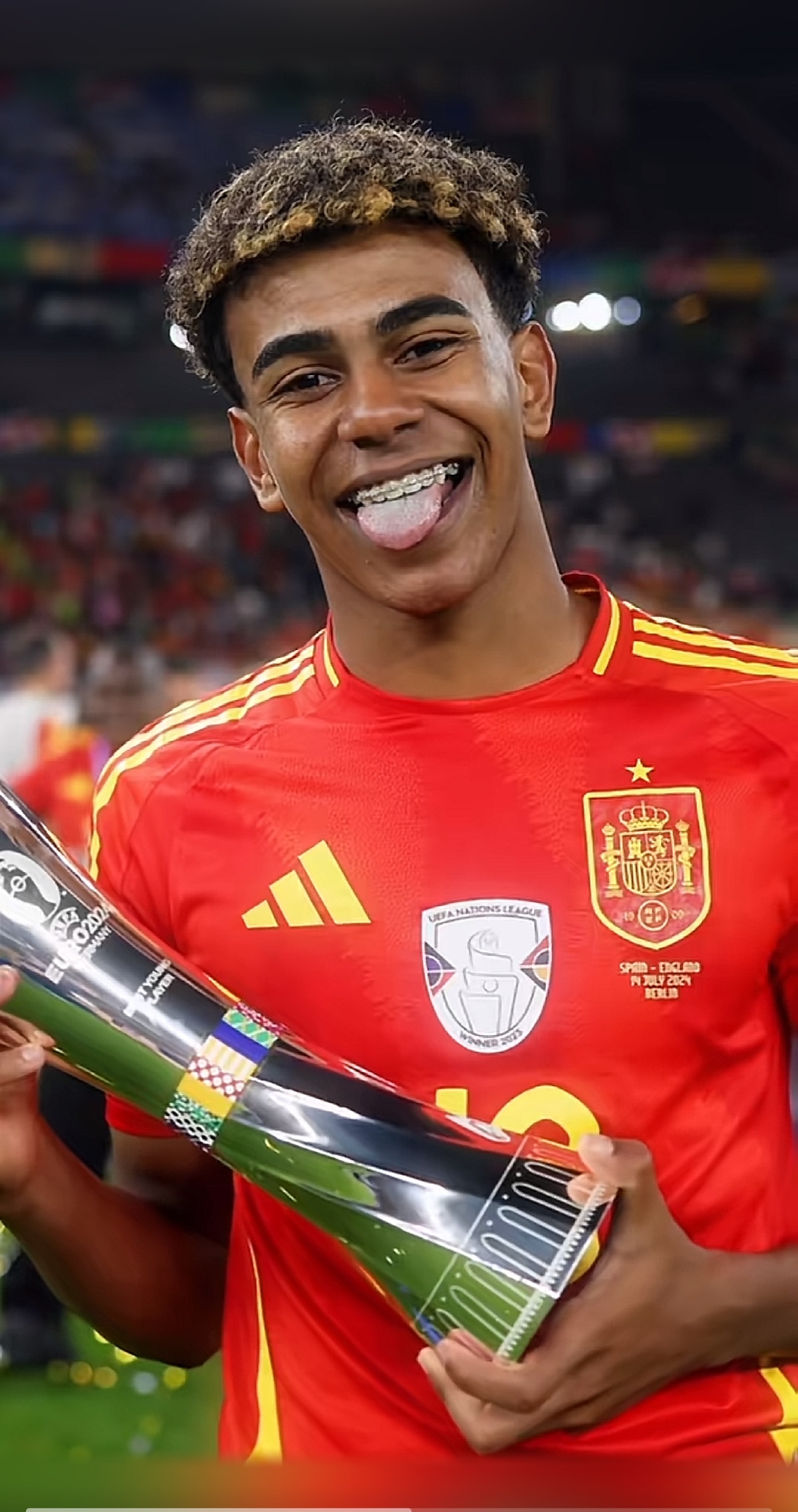 比埃尔霍夫：海外赛对足球发展有帮助，球迷可看到喜欢的球星（比埃尔霍夫称海外比赛有助足球发展，球迷更易看到心仪球星）