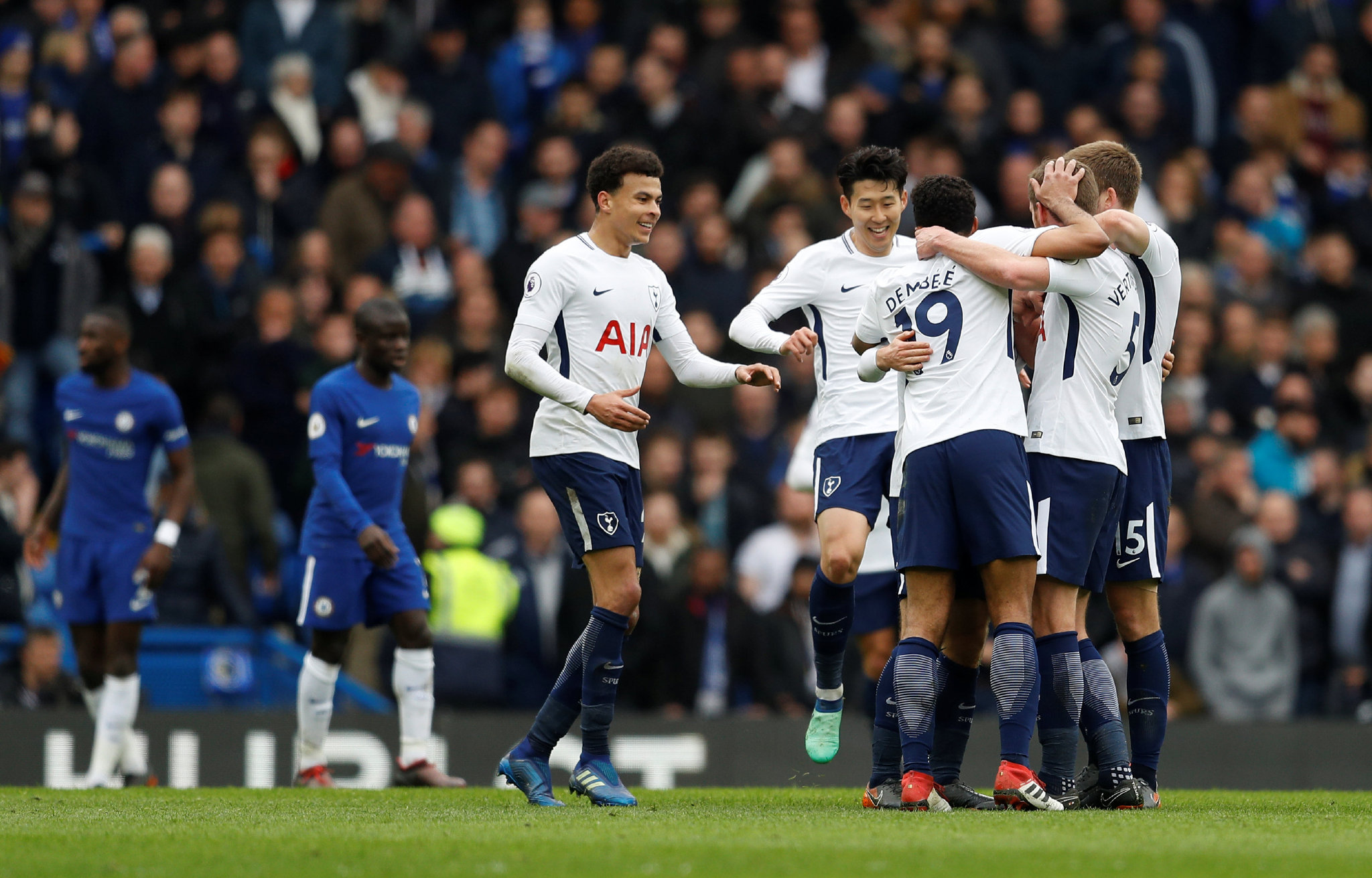 “艺术家”爱艺术，队报：谢尔基是资深艺术爱好者（队报：被称为“艺术家”的谢尔基对艺术痴迷，堪称资深爱好者）