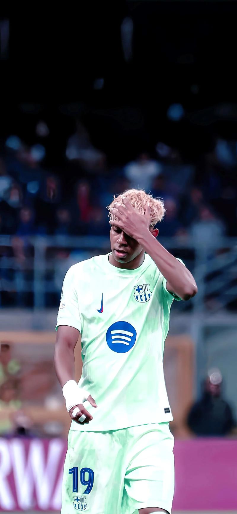 弗赖堡vs圣保利：金特尔、格里福首发，藤田让瑠奇马、梅茨出战（弗赖堡对阵圣保利：金特尔、格里福先发，藤田让瑠、奇马、梅茨登场）