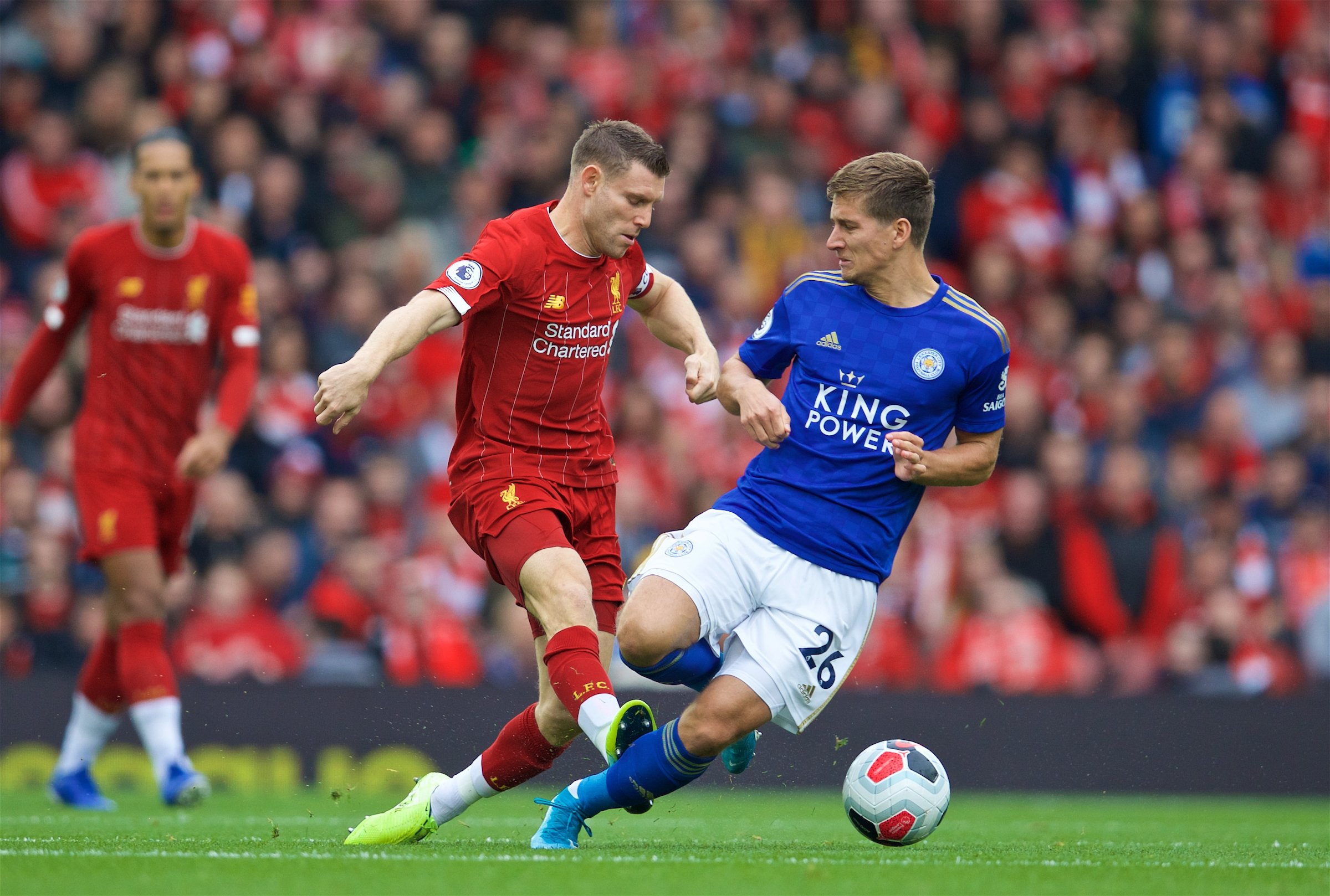 一日意甲动向：国米大胜科莫晋级榜首，米兰中锋实在是太令人发愁（意甲今日观察：国米横扫科莫登顶，米兰中锋难题令人头疼）