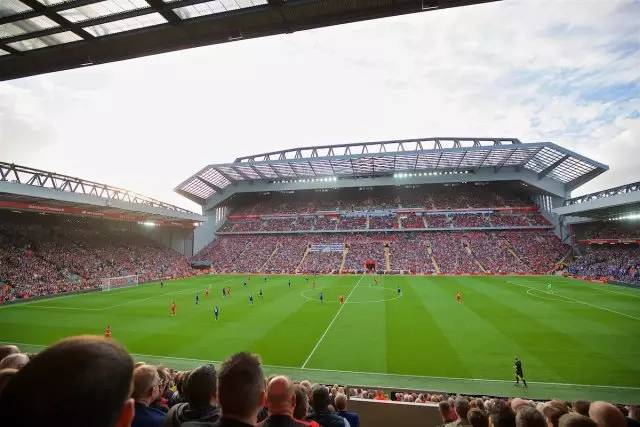 亚特兰大4-0十人热那亚晋级意杯8强，吉姆西蒂、德容恩破门（亚特兰大4-0大胜少一人热那亚挺进意杯八强，吉姆西蒂与德容恩建功）