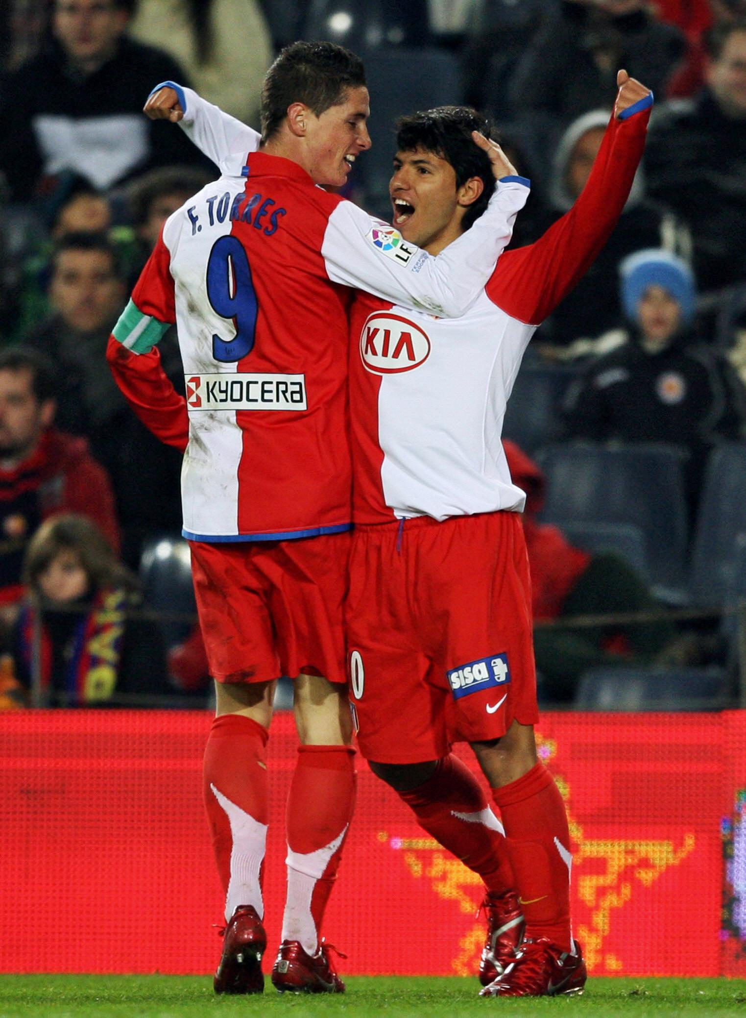 埃斯特旺经纪人：我们连续4年和巴萨谈转会，但对方财政困难（埃斯特旺经纪人：与巴萨四年洽谈转会受阻，因其财务吃紧）