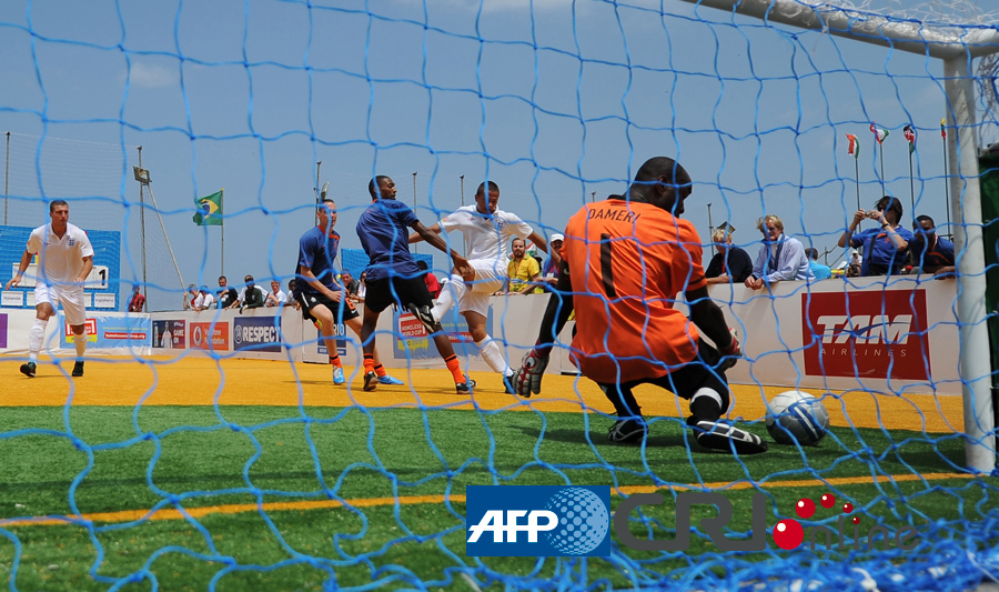 巴萨本赛季相比上赛季同期，胜场、进球数、排名等均出现下滑（巴萨本季较上季同期，胜场、进球与排名全面走低）