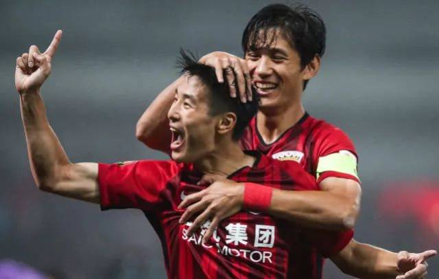 德媒：拜仁不会把16岁中卫基亚拉放走，他很快会签下一份长约（德媒：拜仁拒放16岁中卫基亚拉，续长约在即）