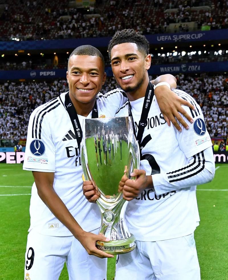 如愿以偿！邵佳一曾说成为国足主帅是最高梦想（梦想成真！邵佳一曾称执教国足是其最高目标）